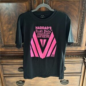 Haddad Bush Babe Kiwi New Zealand graphic black pink Tee shirt size Large NEW!